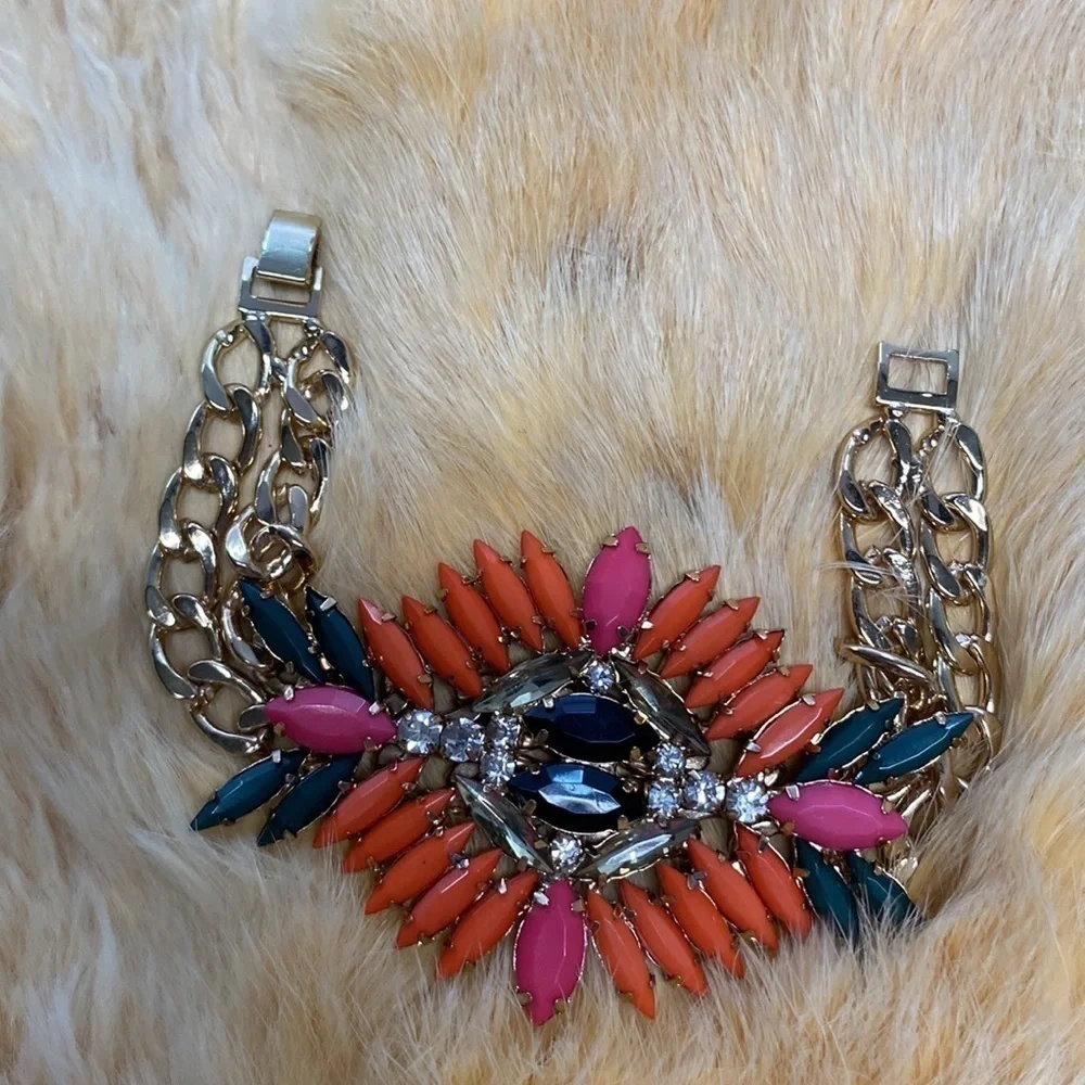 Costume Jewelry Beaded Bracelet fits size 7 1/2 wrist (BM)